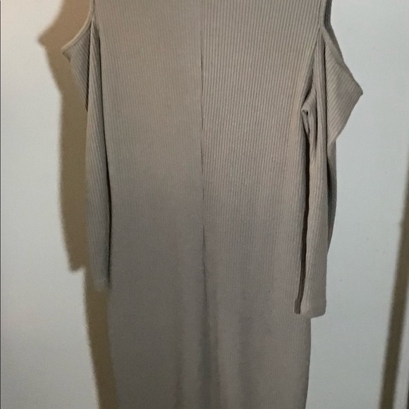 Cold shoulder beige Dynamite dress size M - Picture 2 of 3